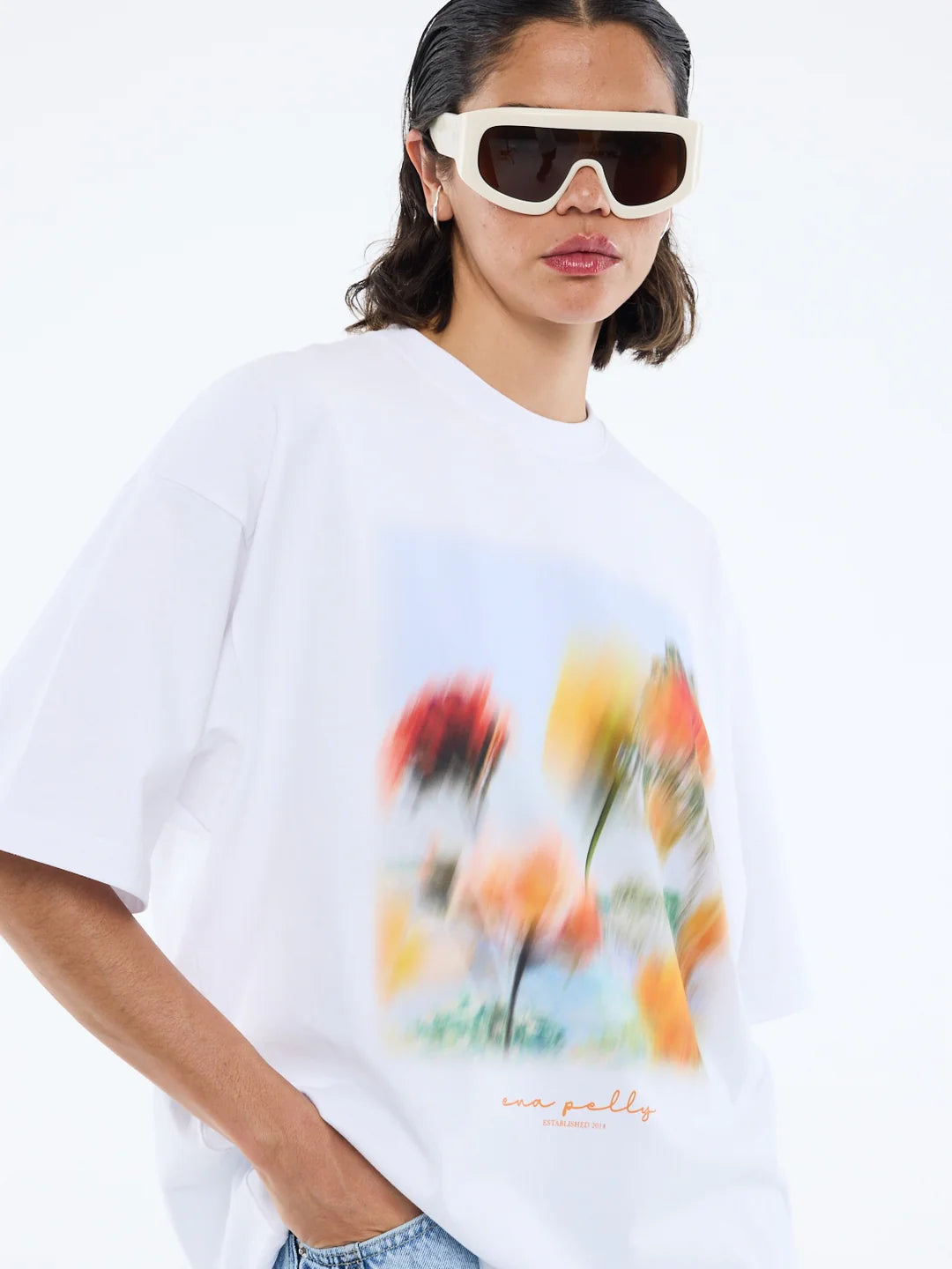 Ena Pelly - Blurred Daisy Frame Tee in White