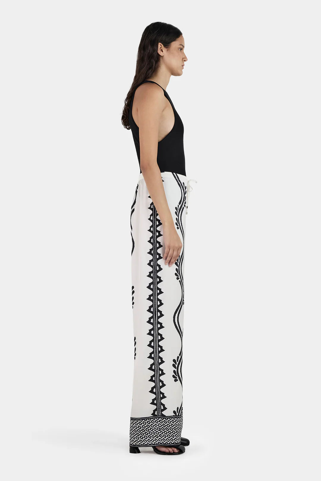 Hansen & Gretel - Justine Pant in Geo Waves