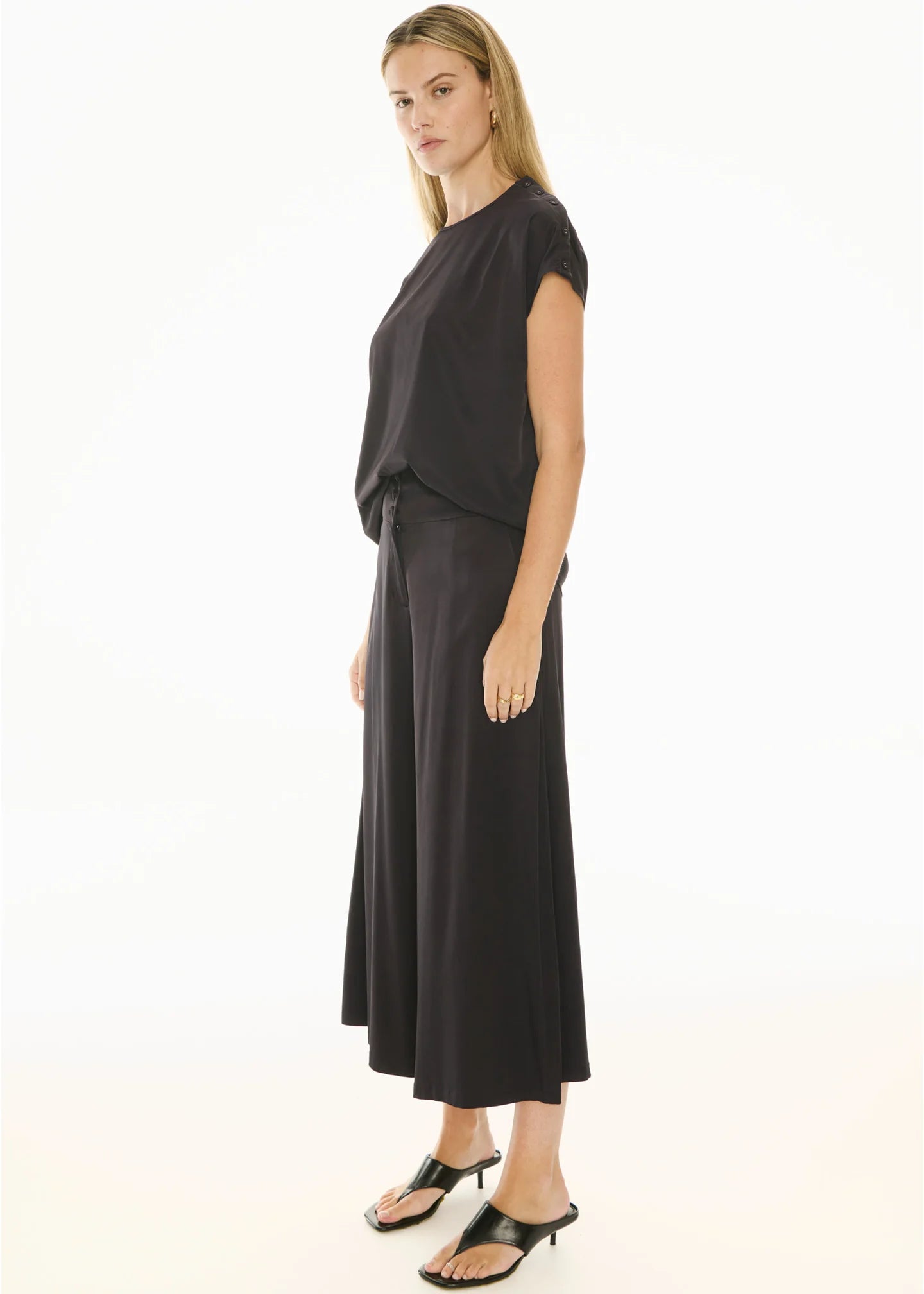 Pol - Rune Tee in Ink