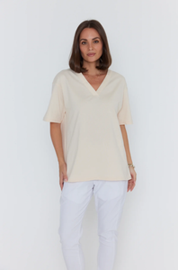 Alexandra - Nix V-Neck T-Shirt in Cream