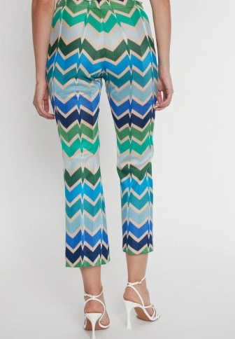 Ana Alcazar - 7/8 Knit Pants in Zig-Zag