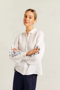 Alessandra - Calla Shirt in White/Navy