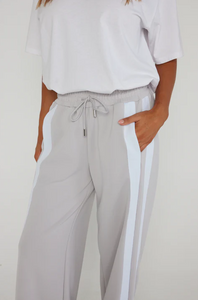 Alexandra - Kingsley Pant in Light Grey