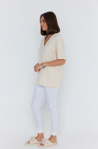 Alexandra - Nix V-Neck T-Shirt in Cream