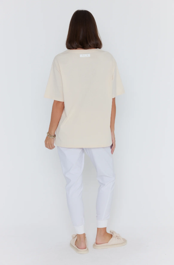 Alexandra - Nix V-Neck T-Shirt in Cream