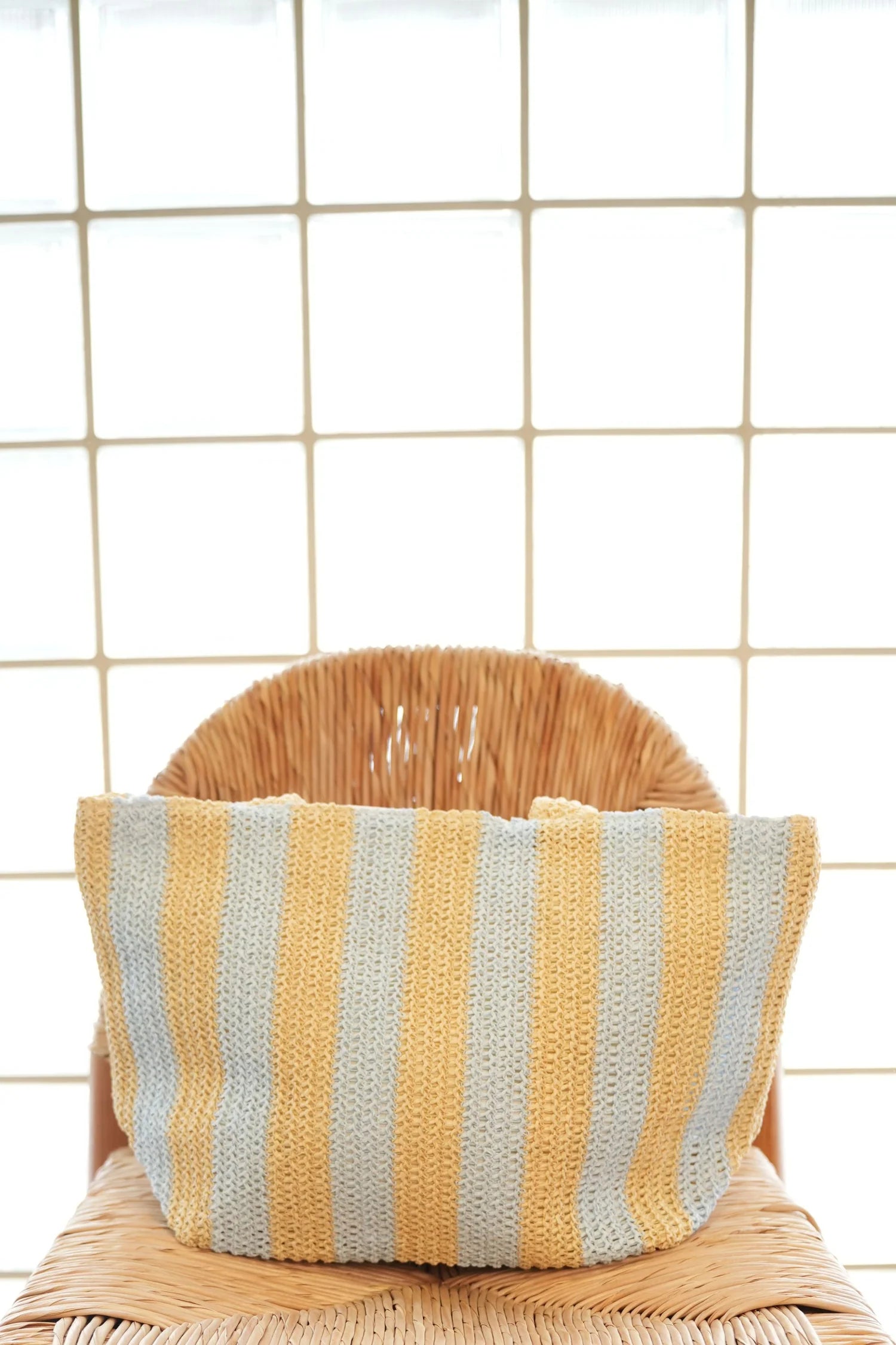 Mia Capri - Tote in Pale Blue